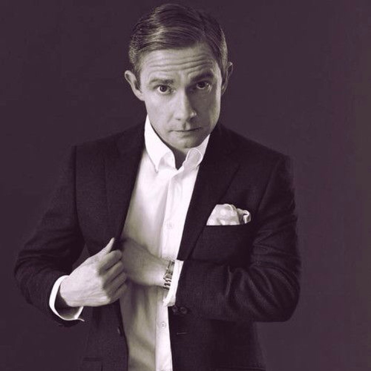 A veteran,lover of tea,a doctor,and all around good guy.Moved to the states from England.Hoping to find a flat mate.{Gay|18+|Single}