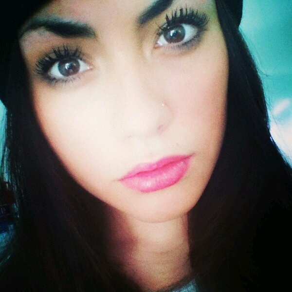 nhzbaifn's profile picture. vive y deja vivir .