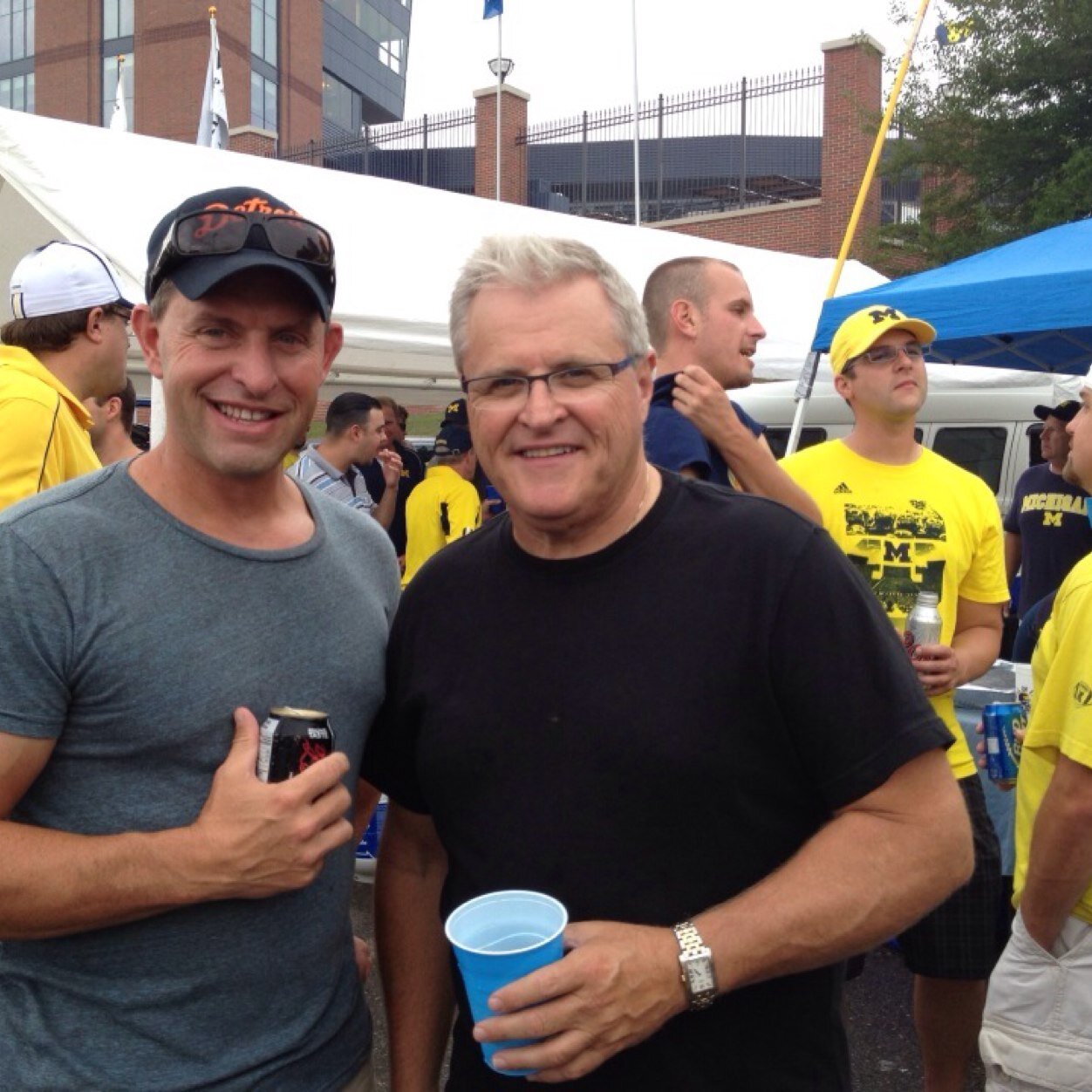 Windsor firefighter, Detroit sports fan, love baseball, and enjoys a goodtime!