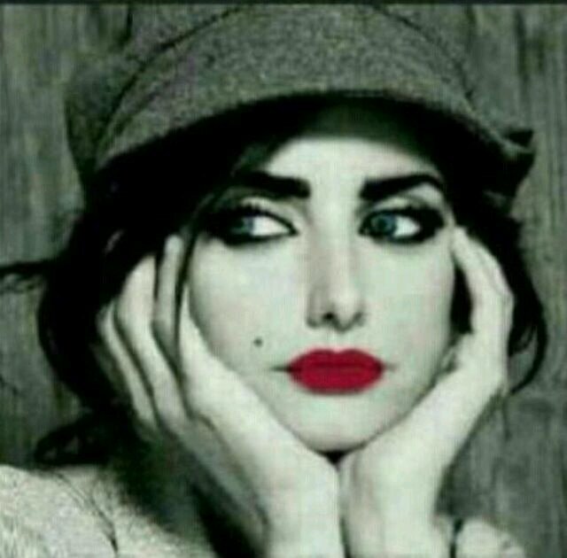 ‏‏‏الحياة ليست بحثاً عن الذات ولكنها رحله لصنع الذات
اخلق من نفسك شيئاً يصعب تقليده ...!