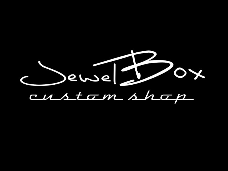 Boutique Guitar Shop. TMG, GoodWood Audio, Curt Mangan Strings, Vintage Leather Shop Straps and JewelBox Customs. We have a passion for all things Chrome.