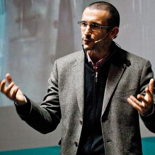 Escritor, científico y conferenciante