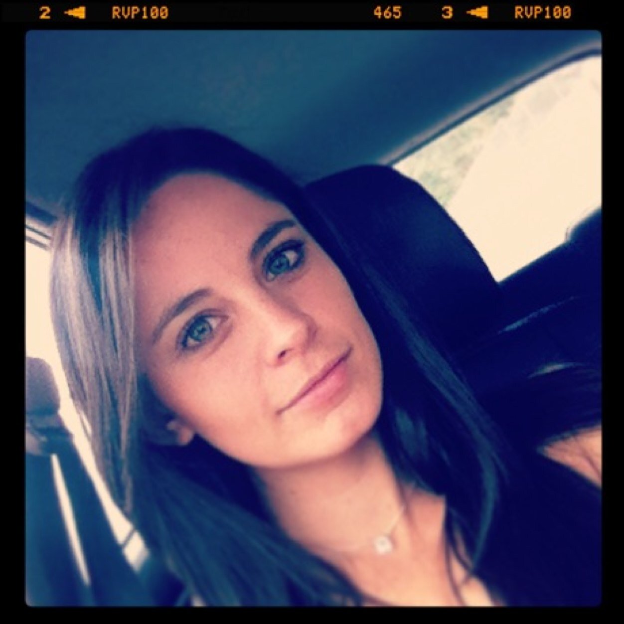 EstefyBravoI's profile picture. Apasionada de mi trabajo ❤ Enamorada de mi gente.