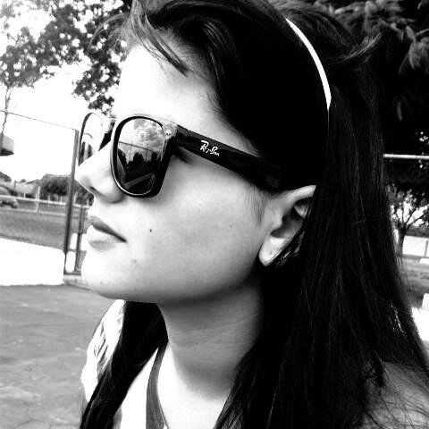 A maior riqueza que podemos ter não é dinheiro, fama ou poder, mas a total confiança e dependência de Cristo ¥ (: