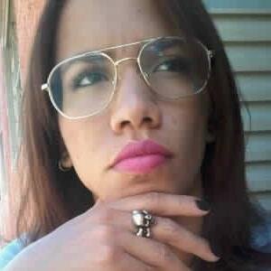 Carolinyalvesdi's profile picture. Cada escolha uma renúncia, esta é a vida.