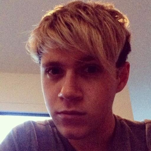 Hiiiiiiiiii #directioners  #beliber http://t.co/izFM6MsSl3 sister-@Anastasia_Moon1