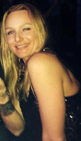 Journaliste//co-animatrice//recherchiste @106.9FM //rédactrice anglais-français et passionnée de pas mal trop de choses...
