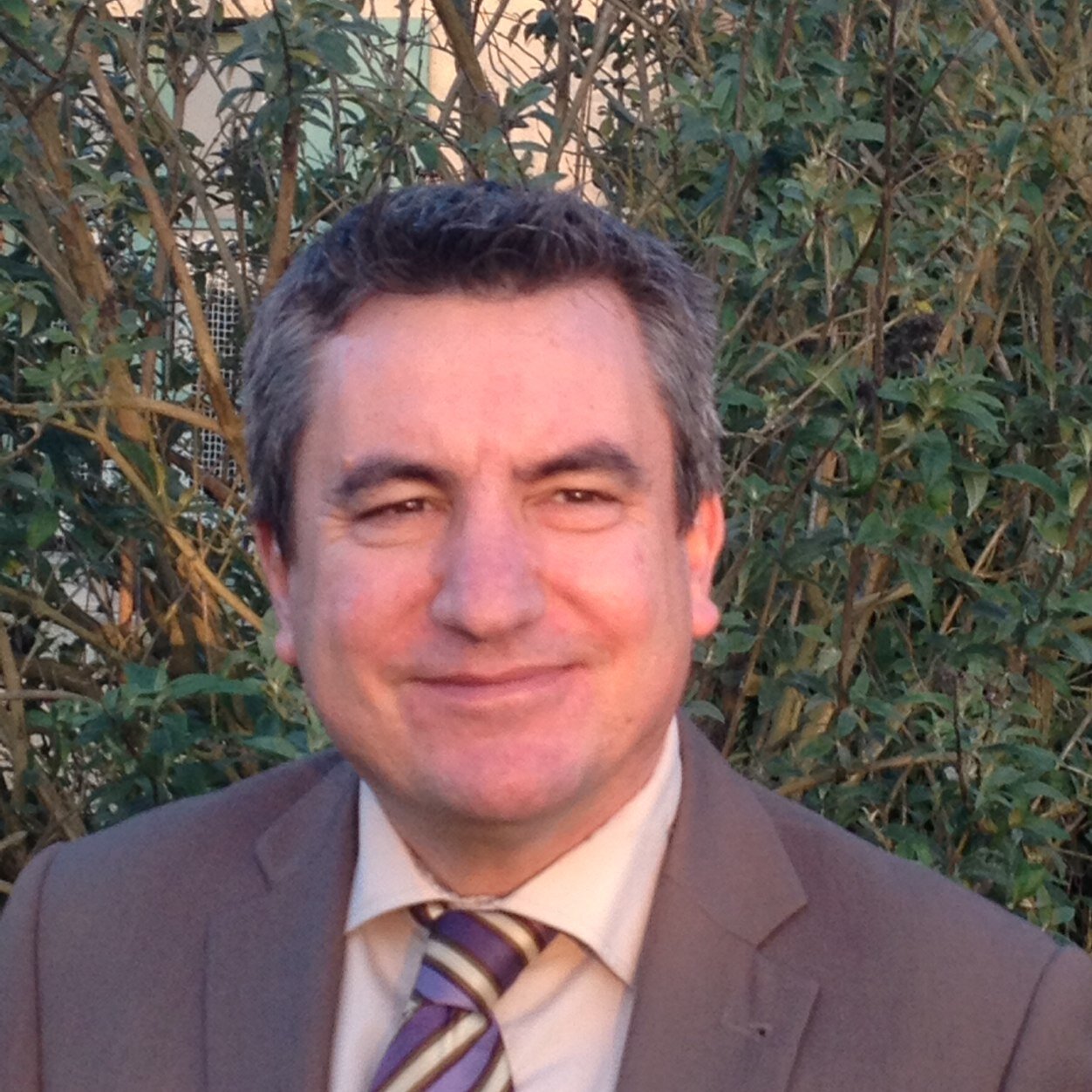 Manager au sein du groupe Allianz, je m'occupe de 12 conseillers. Notre métier : accompagner nos clients dans la compréhension de leurs enjeux patrimoniaux