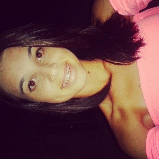 ~* α gαrotiinhα imperfeitα,
αqeelα qeê chorα de dor,
αqeelα qeê ja sofreu poor αmor,
αqeelα qe sαbe se αrrepender ♥

　　