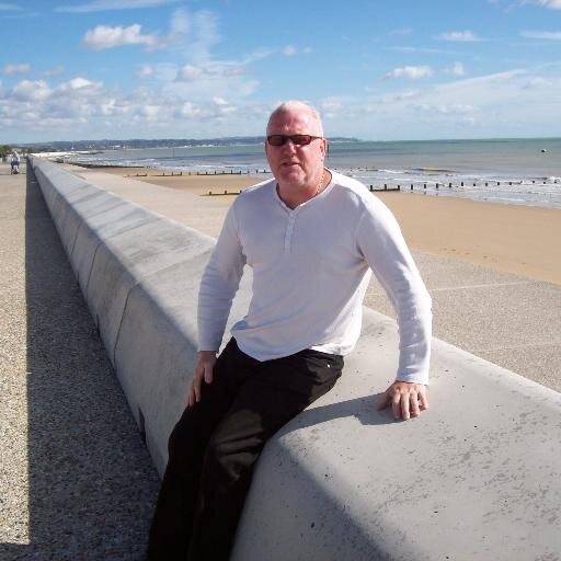 deanosjj's profile picture. Hi all . i live in the country and i am a parish councillor . i enjoy helping others . and am passionate about the village i live in .and I'm single 😊😉