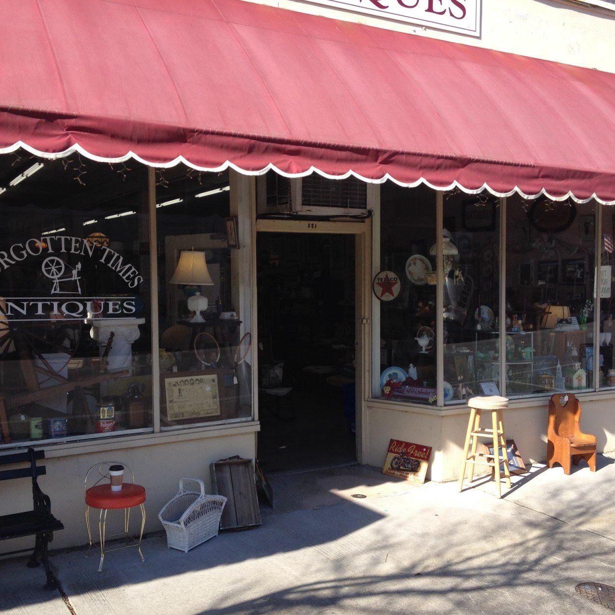 antiquesconway's profile picture. 321 Laurel Steet In Historic Downtown Conway SC. 60% OFF GOING OUT OF BUSINESS SALE 843 488 9884 FINAL DAY SAT OCT 1st