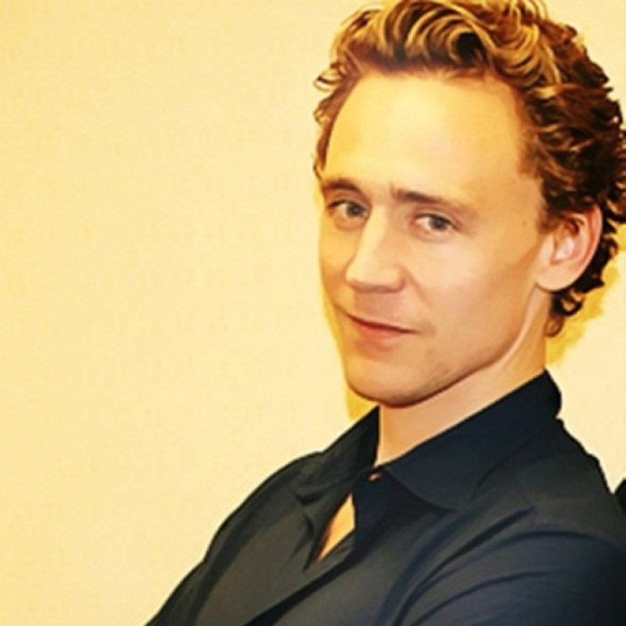 Hello lovelys! I like pudding, shakespeare and Im what you girls call a dork I dont know if its bad or not. {#RP #Single #Hiddlesworth #Hiddlesbatch}