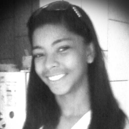 → Euu queroo.
Euu PossO.
Euu coonsiigO ←
●๋• Siimplees αssiim ~