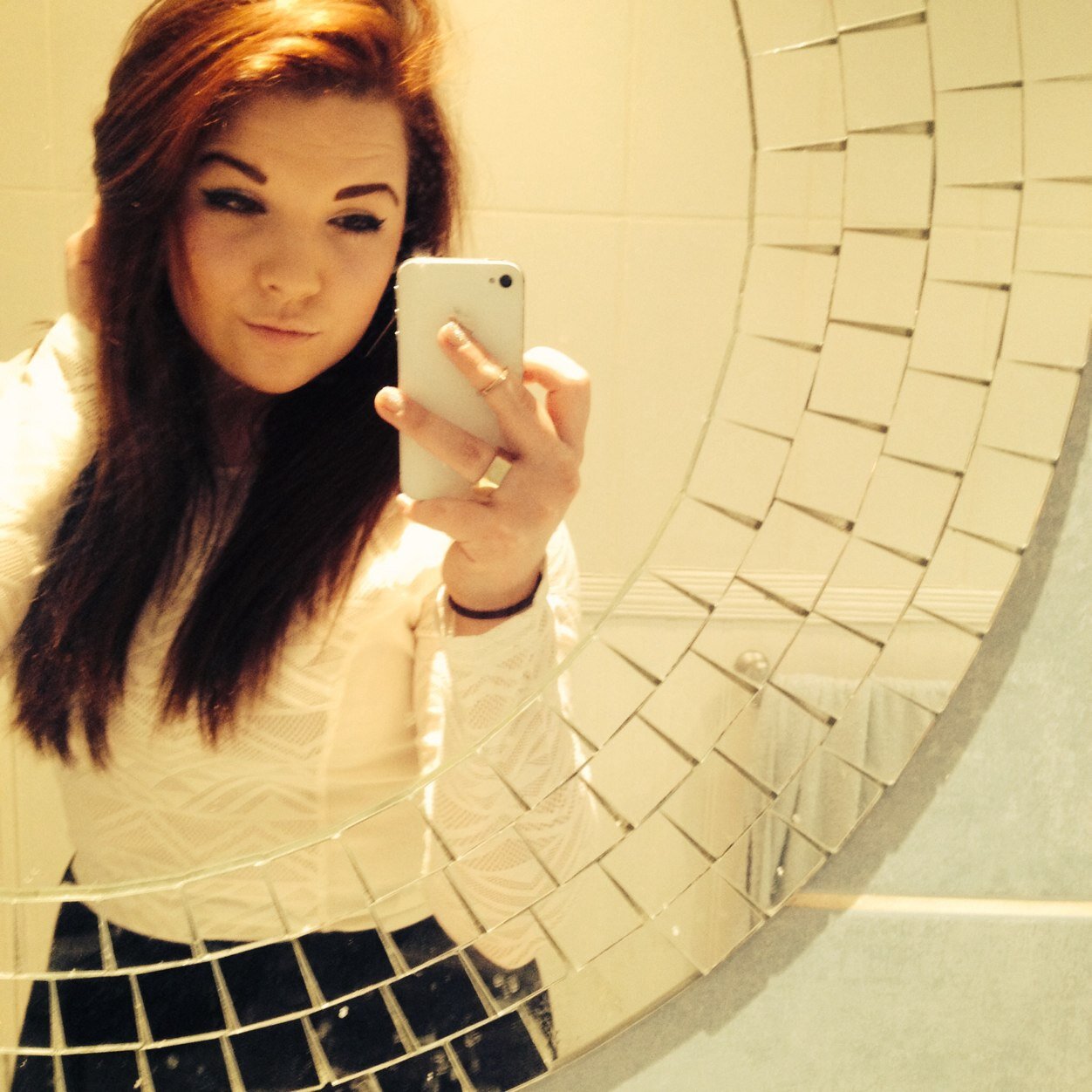 __rose__petal__'s profile picture. As you can see i survived without you.