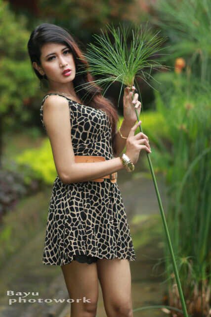 my profession is a career woman ❤️ I'm into fashion so much ❤beach ❤travelling ❤ig: destya_andiani | my ig shop: destinity_daa ❤ 22yo! ❤️shopping