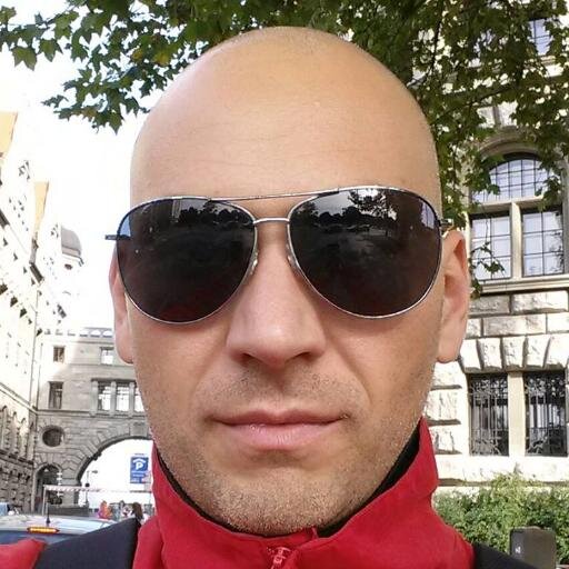 AlexCanariov's profile picture. outside the box thinker & tennis enthusiast