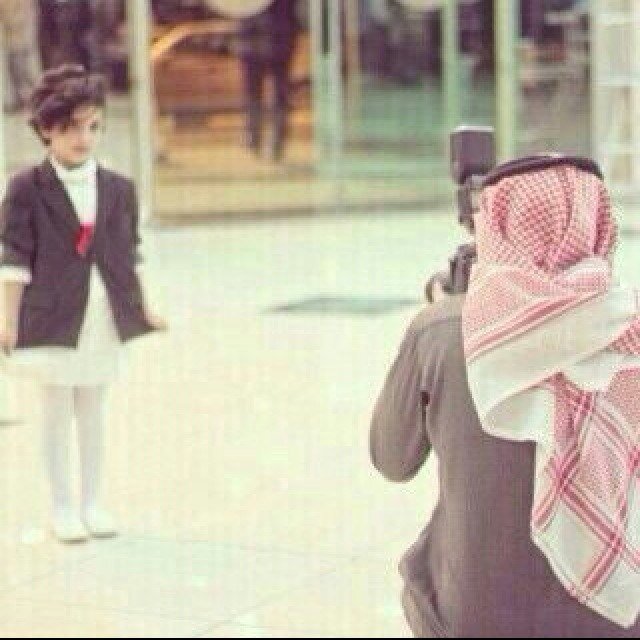 ‏مُغَرمْ / بِ آلهِدوءْ وَآحَيانآ آكُونْ لِلجُنونْ عَآاشِقْ وَ كَمْ يُعَجِبني تَنآقُضِي هَذآ ...