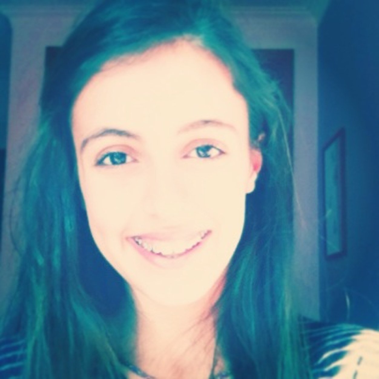 To vogue for yaa *-*
 love y'all
 Tumblr: http://t.co/ilxvQACEUh
Directioner
Kisses :3