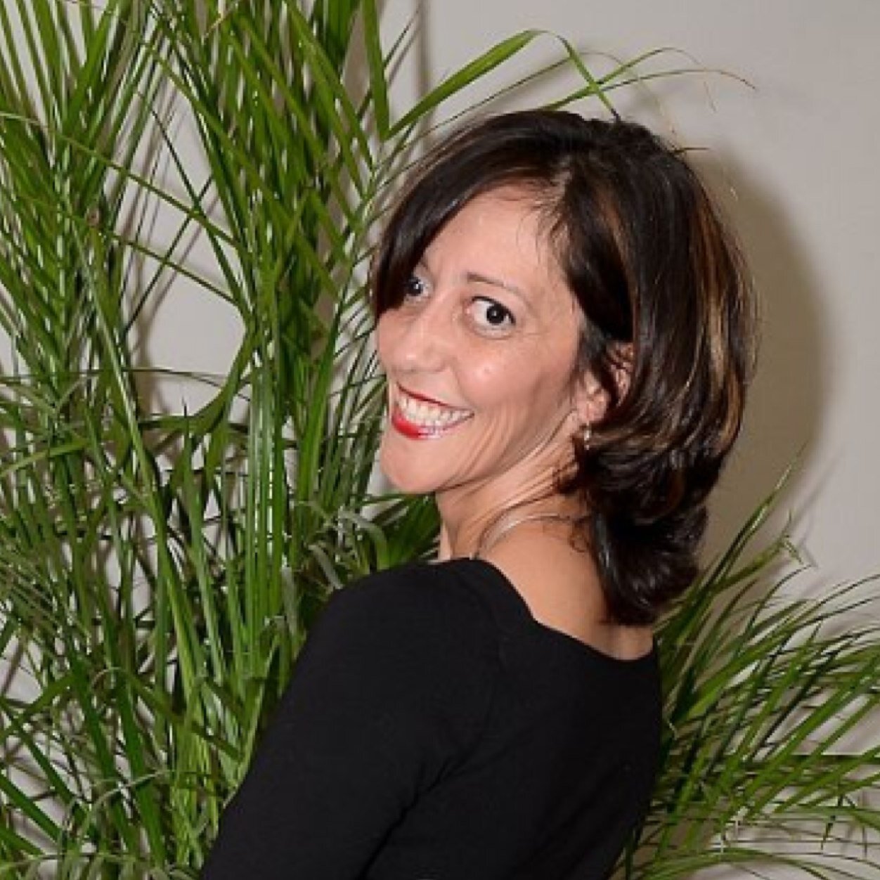 A single mother of three AMAZING children, an entreprenuer of a fabulous Mary Kay Business, and a passionate Triathlete. Live, Laugh, Love & Swim, Bike, Run!!