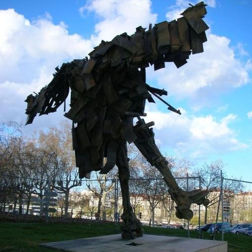 Préfère le vin d'ici à l'eau de là (André Breton).