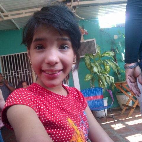 Bn soy alguien de GRAAN presentacion asi que.... HOLA!!! (A la reé)