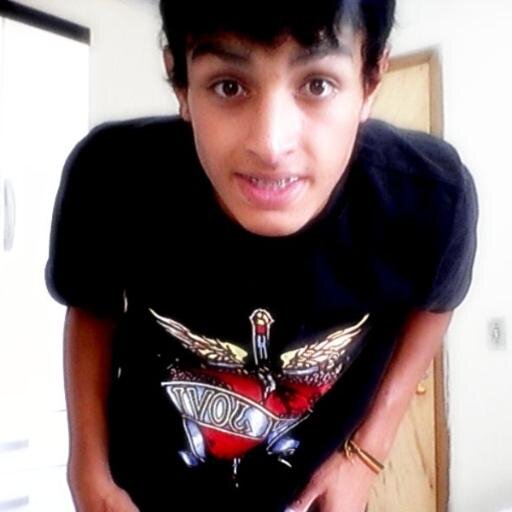 '-' :3 ;) :p ,-,