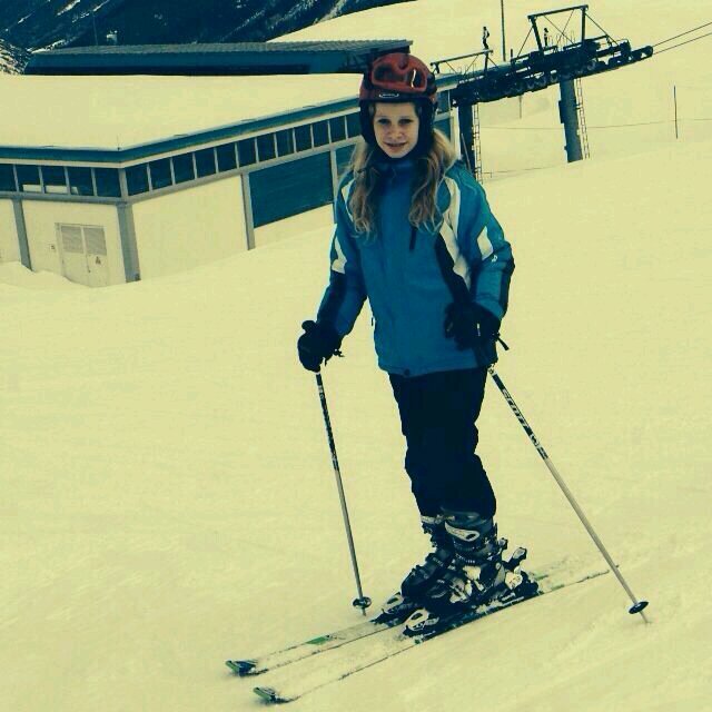 hey bby je bent echt one of my best ik kan je alles vertelle en je bent er altijd voor me loveyou kiss barbara