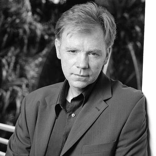 hi, big fan of csi miami and David Caruso and all things csi really, from kent in the uk.LFC supporter for life.Live for today cause tomorrow's taken !