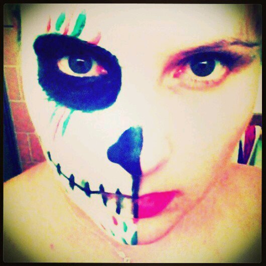 Derby girl. Procrastinating Artist. Drinker of beer.