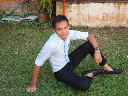 I am a man who dont know anything, because the only thing I know is Love a girl, Make her smile, and Protect her until my last breath.