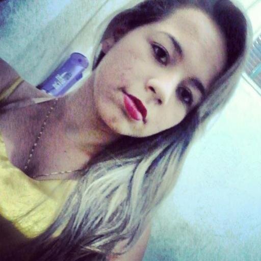 ''Naquele amor. À sua maneira. Perdendo o meu tempo a noite inteira. ''