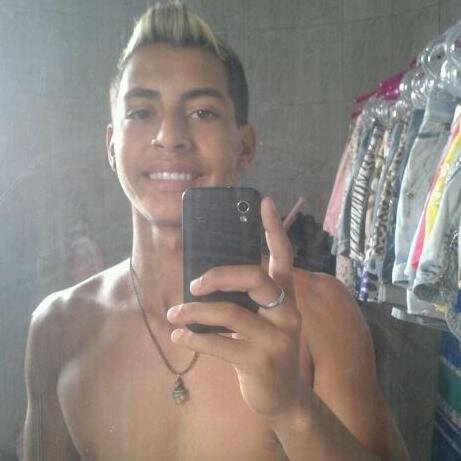 ME SEGUE AI no Instagram! http://t.co/7KeWFpS79w