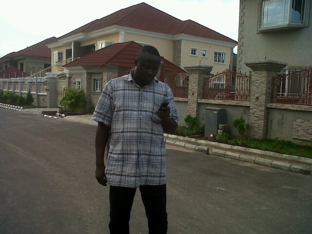 Komplezworld's profile picture. 