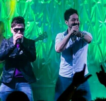 Contatos para shows.
Ligue: 047   96063649 e 047   84299353