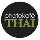 Argazkiak, era guztietako kafeak eta infusioak, thai janaria, etabar goxo bat.
Fotografía, cafés e infusiones de mil colores, comida thai...