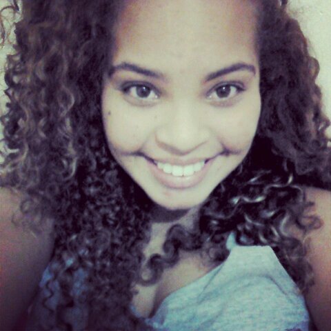 Se eu chorar me anima,mais se eu sorrir é por você Carlos Henrique meeu bb te amo s2