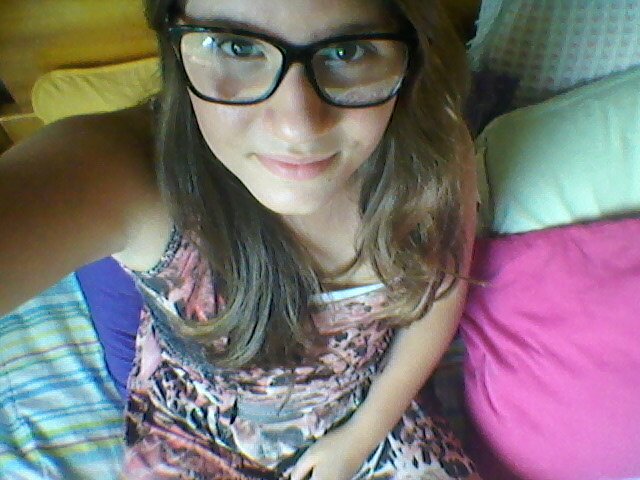 eu adoro rebelde, sou fanatica pela lua blanco, adoro surpresas, amo brincar, passear, me divertir e muito mais!!!!