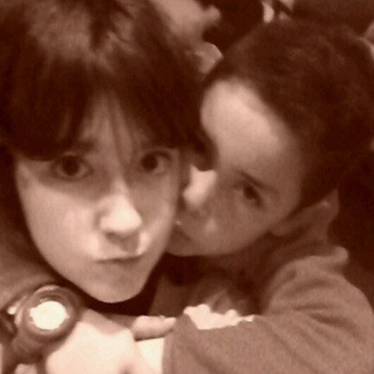 ♡Soy la persona más feliz del mundo cuando me dices hola o me sonries, porque se que, aunque haya sido para solo un segundo, has pensado en mi♡
