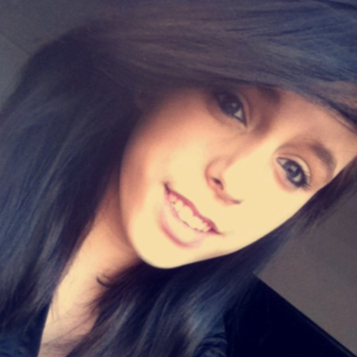 Just got a twitter uh im 17mchs is gay but uh i go to it lol got any questions just ask . Instagram name is megan_elizabeth_ellis