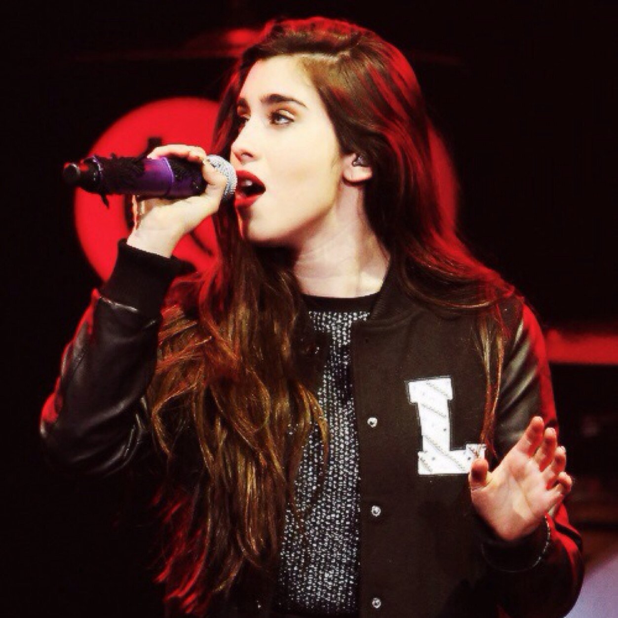 I gave yo a free follow! Can you please follow my friend @slaythejauregui in return?? THANKS ILY