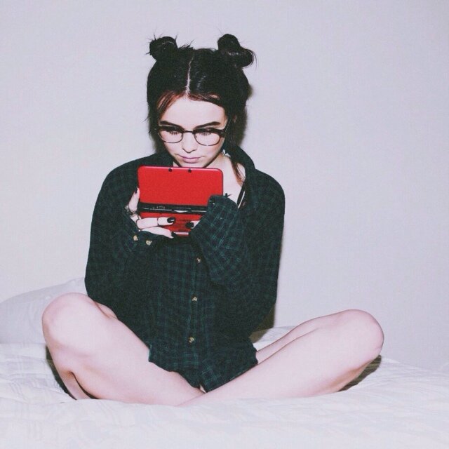 EllaHamiltonMU's profile picture. I'm Karen Smith. I'M ALSO A TACO KITTY QUEEN!
 I love my friends. :3 

{16}