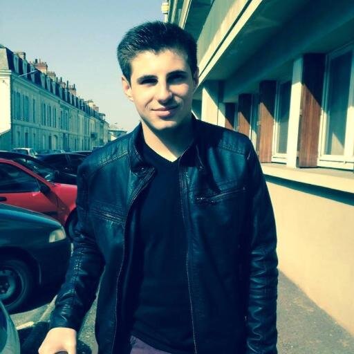 un mec normal qui a la joie de vivre . #ZingueArmy depuis 1789 . religion christianisme . DiDou #TeamVerseau #tennisplayer
