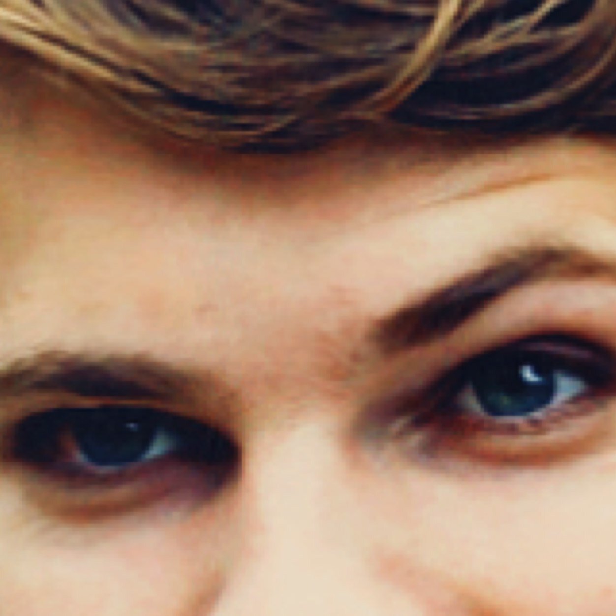 kayseyebrows's profile picture. Official twitter account for Robbie Kays eyebrows