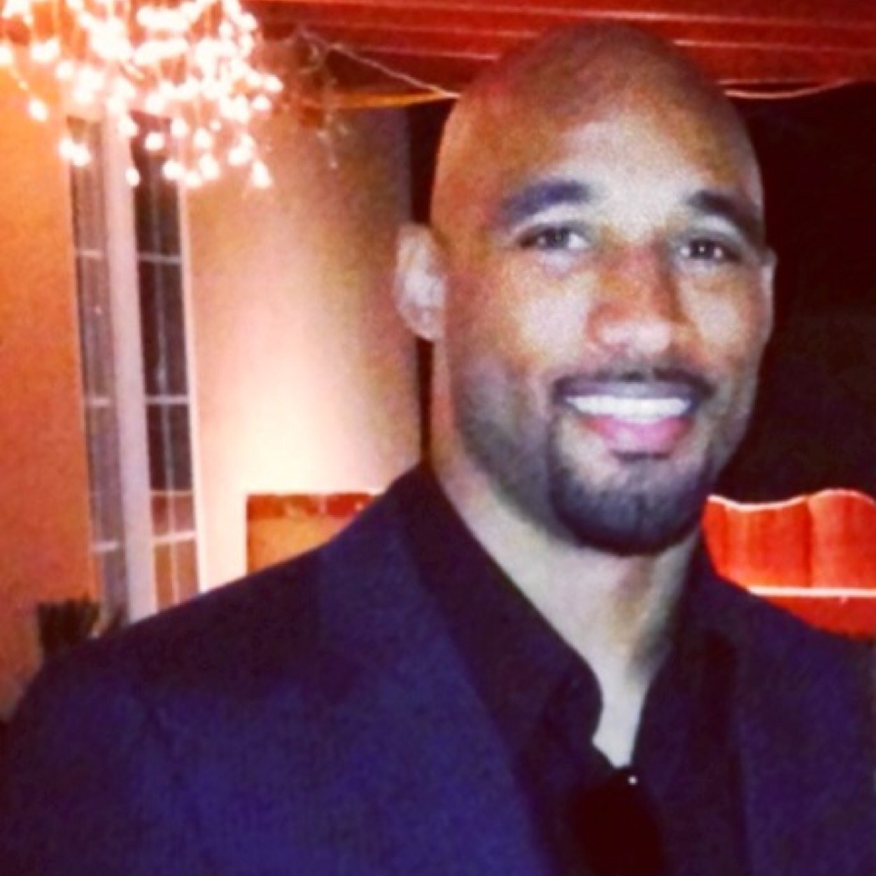 God-fearing man, entrepreneur, musician, songwriter. USC Trojan Alumni, Business Major, Music Minor. #TeamJesus