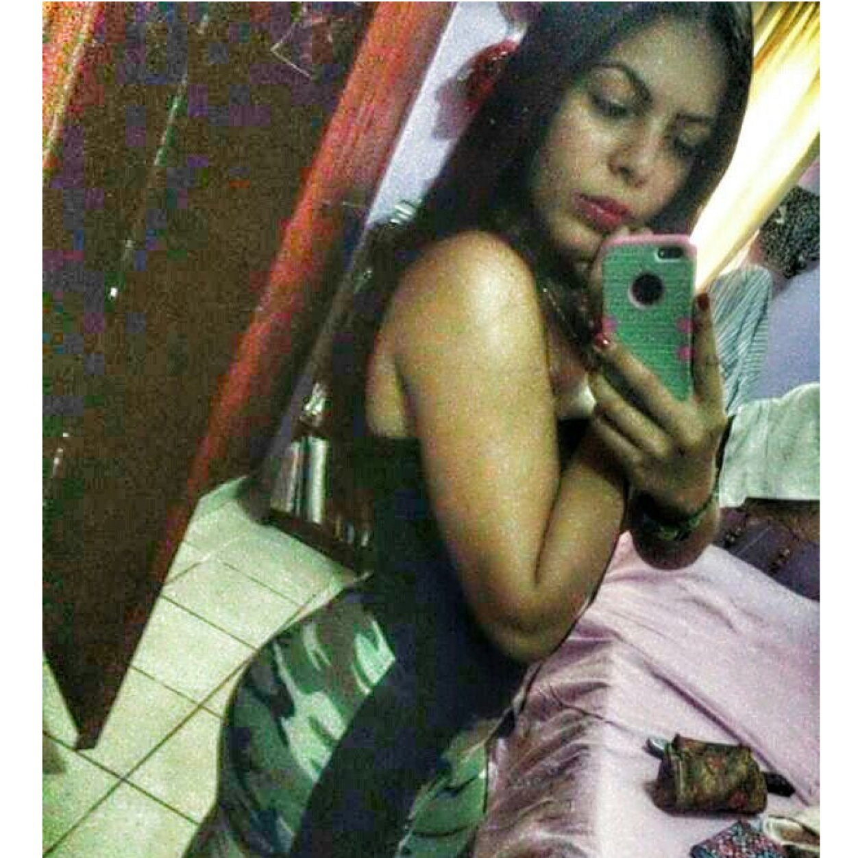 Amante de Dios, mi familia y amigos. 
Adoro cocinar, aguilucha, simpatica, soñadora y corista ♥