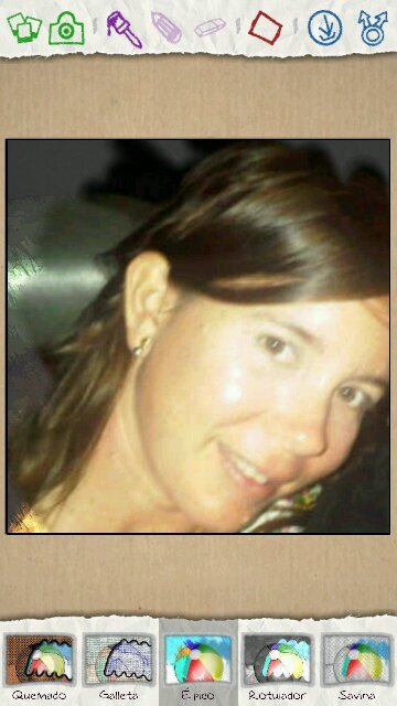 Odontologo. Docente de la UC. Madre de dos hijos hermosos. Feliz de la vida positiva perseverante.