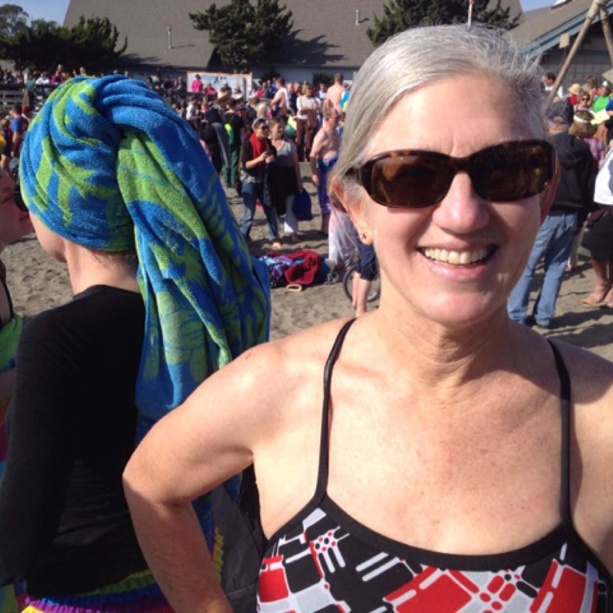 BenjaminMarcia's profile picture. MEMO swim coach, wife, mother, cat fancier, Oxford comma fan