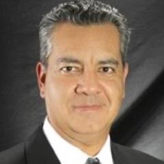 Arquitecto-artista por vocación y pasión. Especializado en diseño residencial y proyectos inmobiliarios. Maestro en Psicología Transpersonal