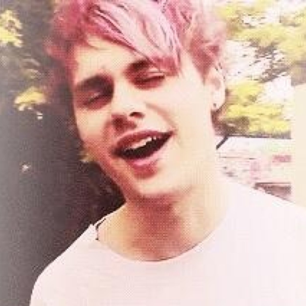 Free smile follow -@dukeofmuke