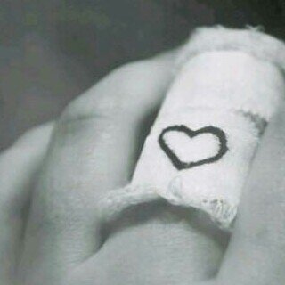 ‏ليسّ كُل ﻣآ أكتبهَ .. كَلِمآتِي .. أو حِكآيهٌ عَنْ وآقعي، إنمَآ هِيَ ( كلمَآتٌ ) رآقَتٌ لي .. وقد ﯾـحتَاجھَآ غِيري يسعدني متابعتكم لي